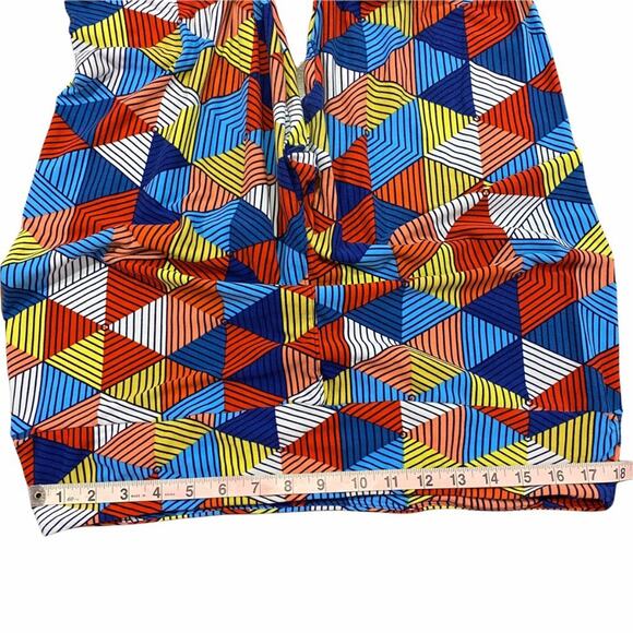 LulaRoe Tall & Curvy Multicolor Triangle Geometric Print Leggings - Picture 7 of 11